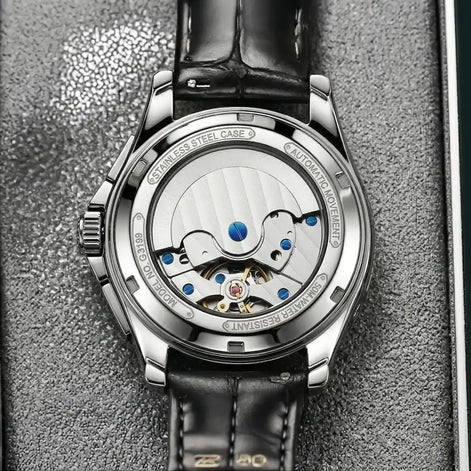 Relógio masculino automático visto por trás — Terno Lux