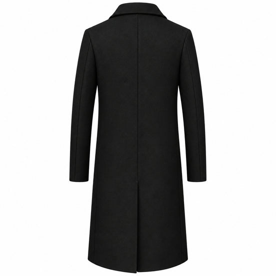 Vista traseira do sobretudo masculino longo preto, com costura central e fenda.