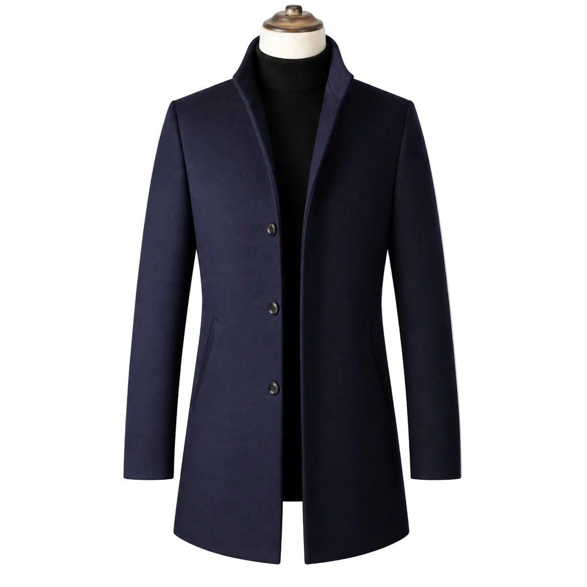 Sobretudo masculino azul-marinho de gola alta, com três botões e bolsos laterais, em vista frontal.