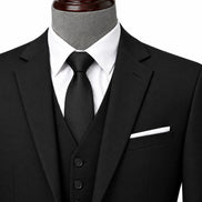 Terno preto masculino 3 peças — detalhe ombro lapela